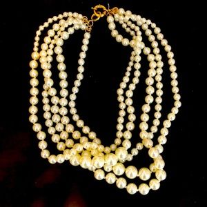 Pearl statement necklace